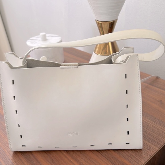 Maxx New York White leather handbag in good condition. - Picture 1 of 5